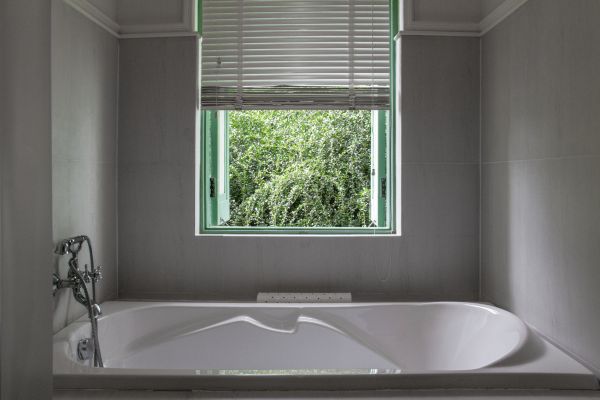 Fiberglass Tub Installation in Elkhart